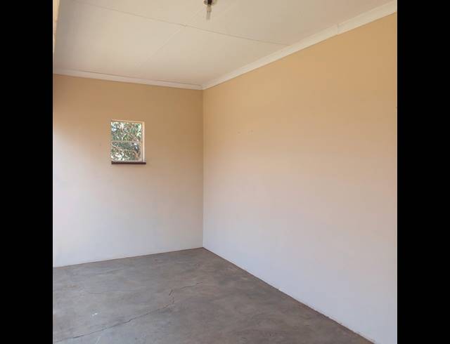 8.50HA FARM FOR SALE IN CHRISSIEFONTEIN